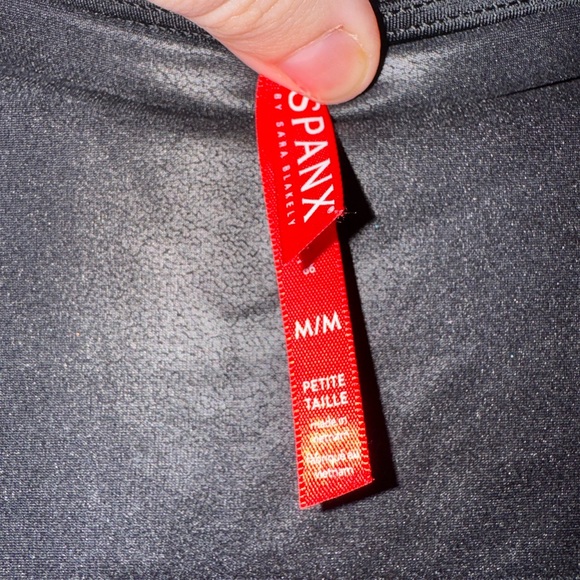 Black Spanx leggings size medium petite - Picture 2 of 2